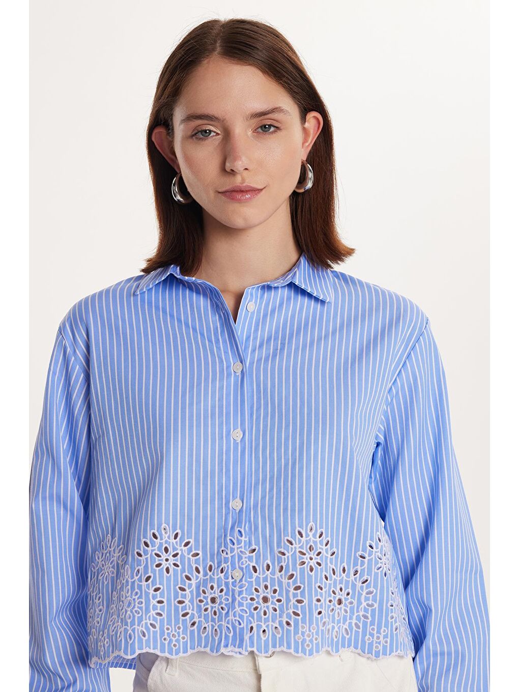 Mavi Kadın Slim Fit Dar Kesim Desenli Uzun Kollu Klasik Yaka Gömlek-1