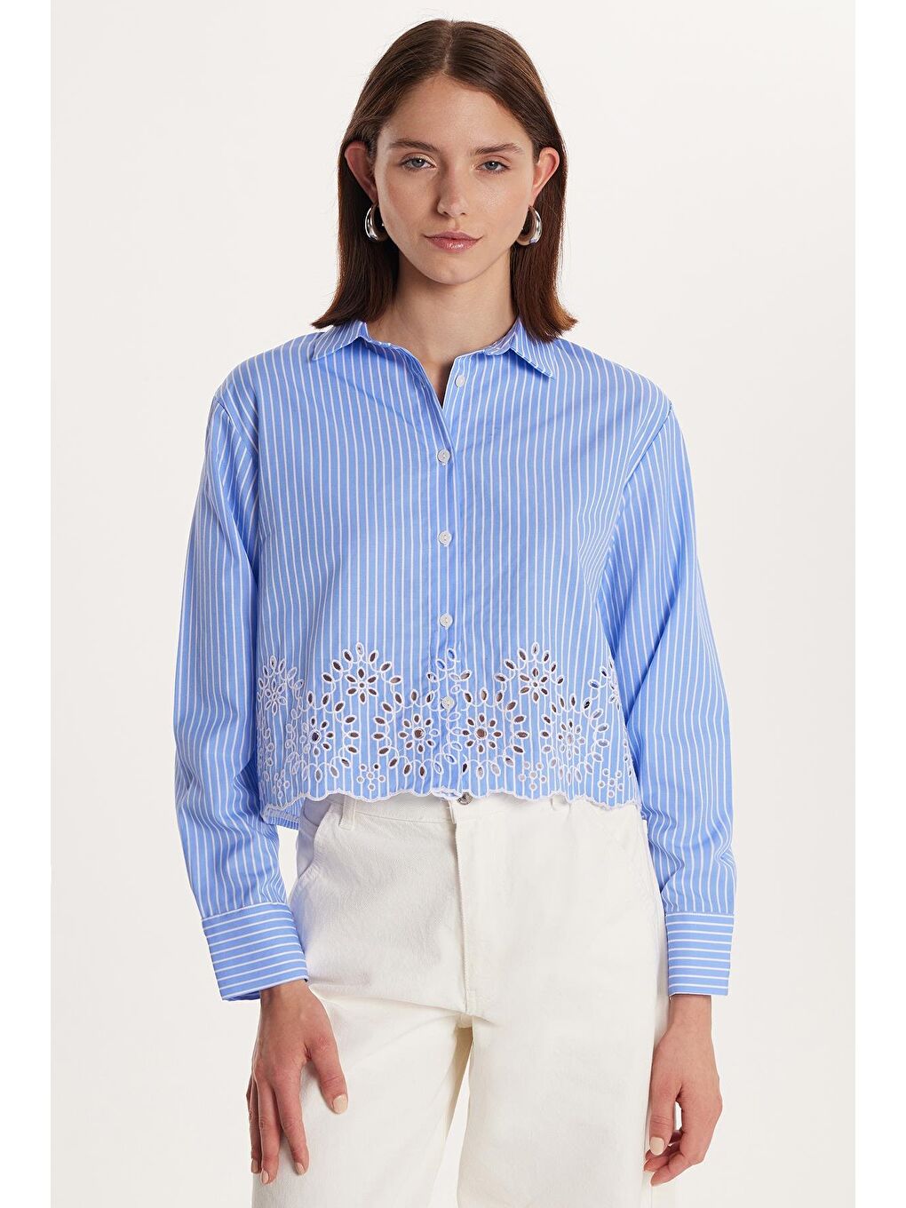 Mavi Kadın Slim Fit Dar Kesim Desenli Uzun Kollu Klasik Yaka Gömlek-3