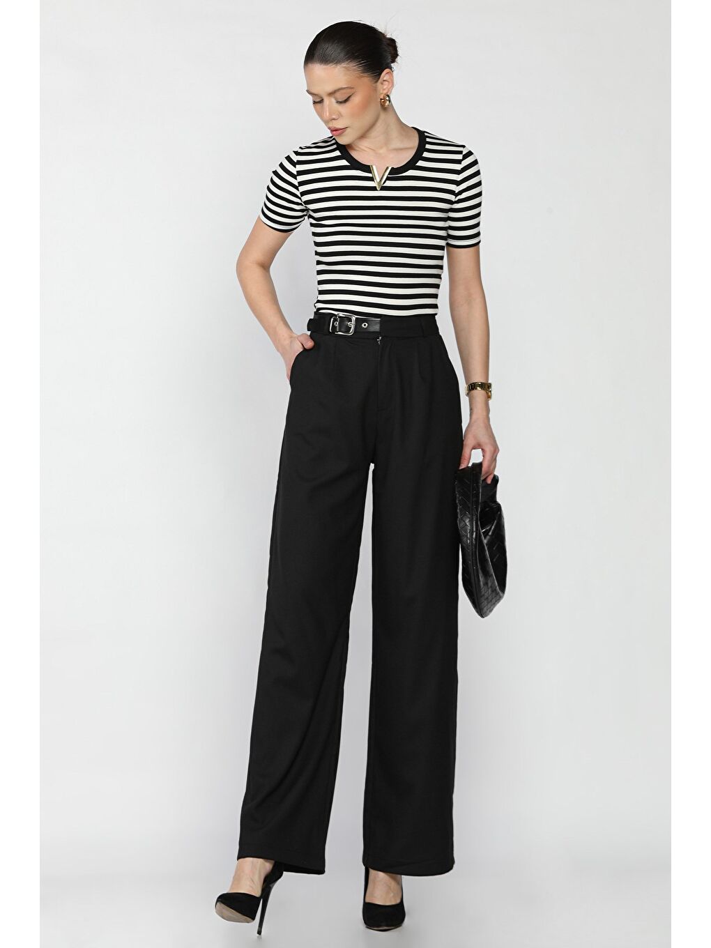 Siyah Kadın Kemer Aksesuarlı Yüksek Bel Pileli Pantolon-1