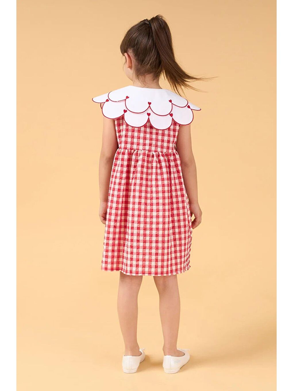 Kız Çocuk Kırmızı Ekose Düğmeli Kalpli Yaka Detaylı Elbise-1