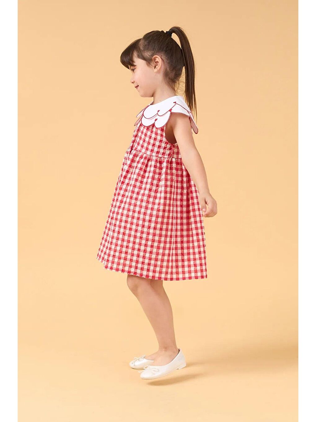 Kız Çocuk Kırmızı Ekose Düğmeli Kalpli Yaka Detaylı Elbise-4