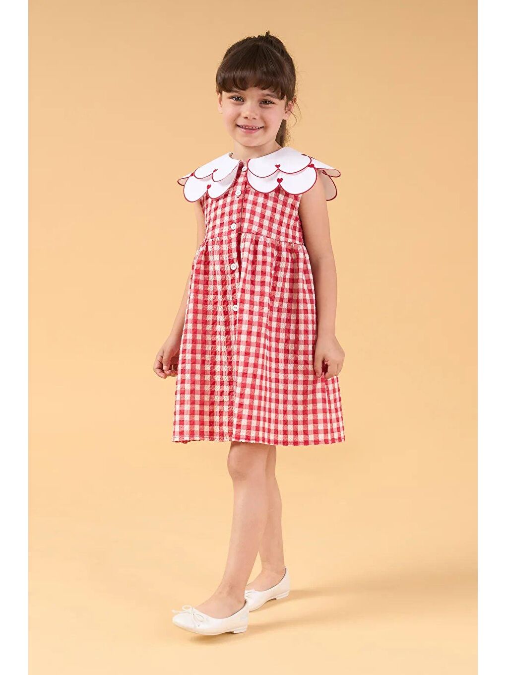 Kız Çocuk Kırmızı Ekose Düğmeli Kalpli Yaka Detaylı Elbise-5