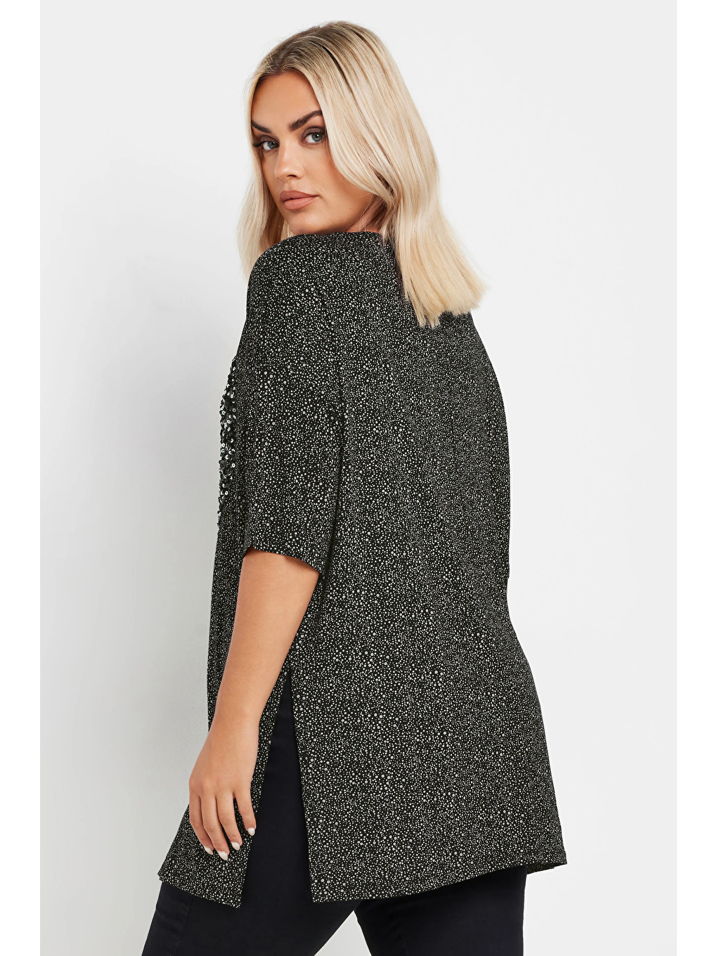 Siyah Büyük Beden Bisiklet Yaka Payet İşlemeli Yırtmaç Detaylı Bluz 303080-1