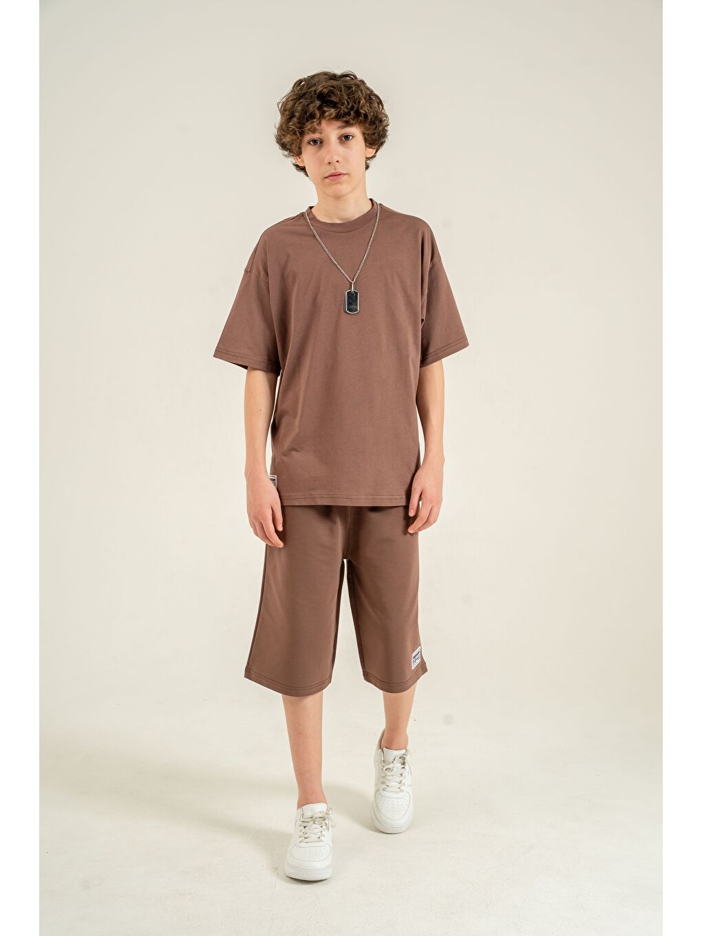 Kahverengi Athletic Arma Nakışlı Kolyeli Erkek Çocuk Şort - Tişört Takımı