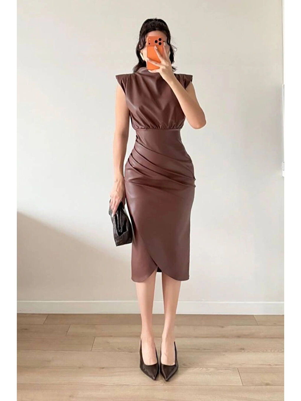 Kahverengi Kadın Kahve Omuz Vatkalı Bel Pileli Deri Elbise 1041-2741-1