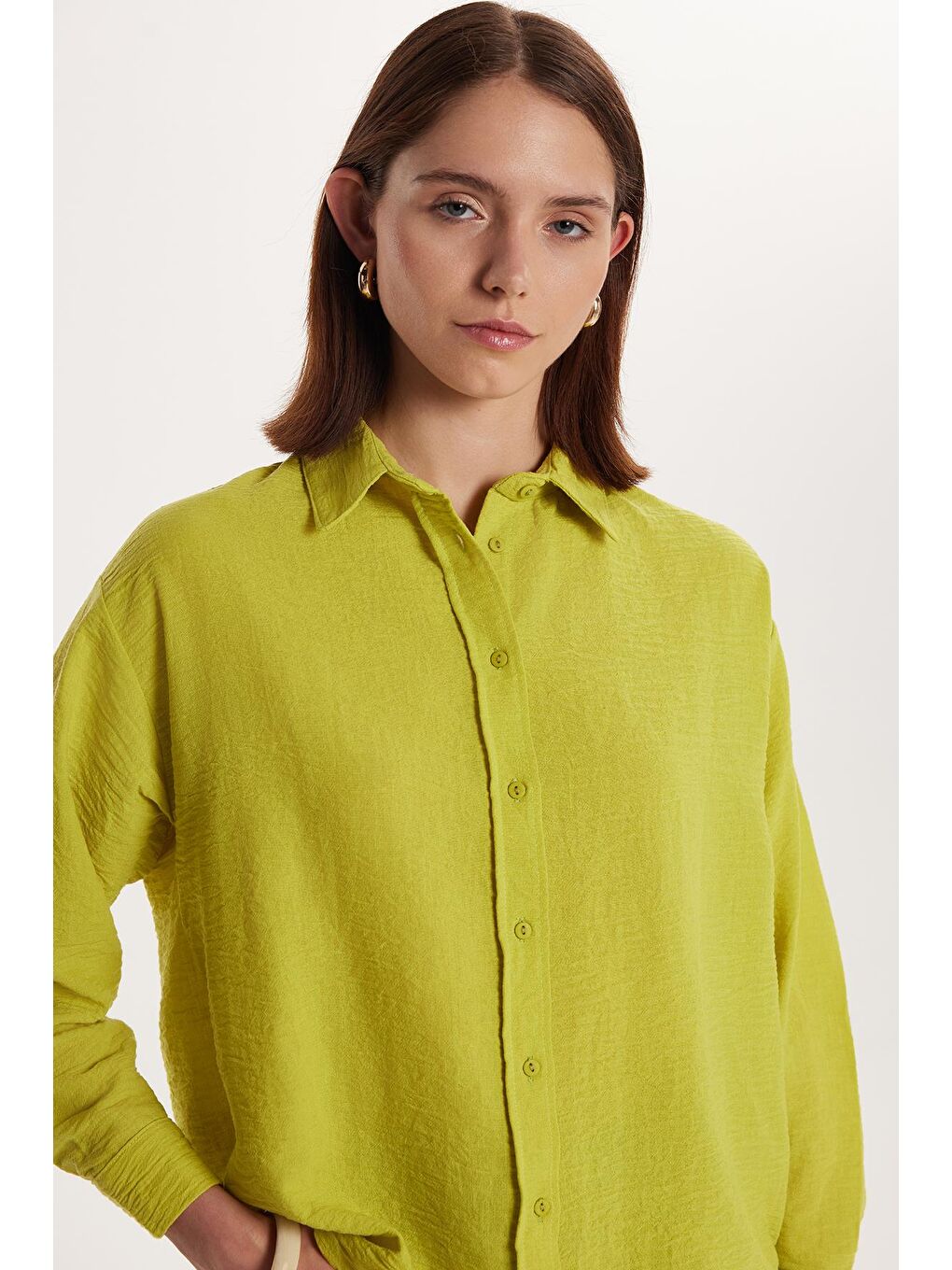 Kadın Slim Fit Dar Kesim Uzun Kollu Klasik Yaka Yeşil Gömlek