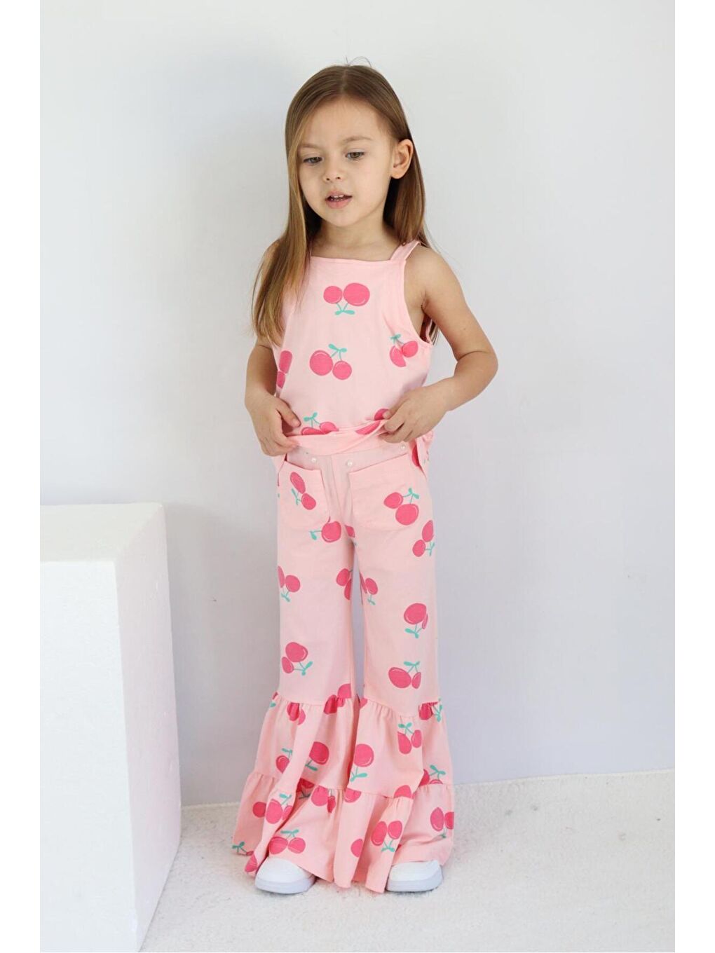 Karışık Kız Çocuk Pamuklu Askılı  T-Shirt Kiraz  Desenli Ispanyol Paça Alt-Üst Takım-1