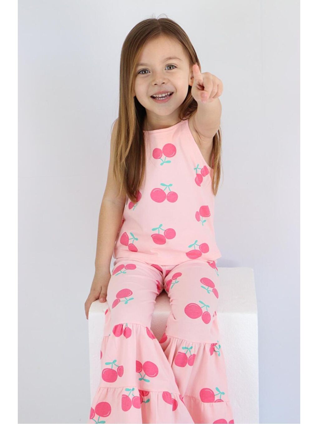 Karışık Kız Çocuk Pamuklu Askılı  T-Shirt Kiraz  Desenli Ispanyol Paça Alt-Üst Takım-2