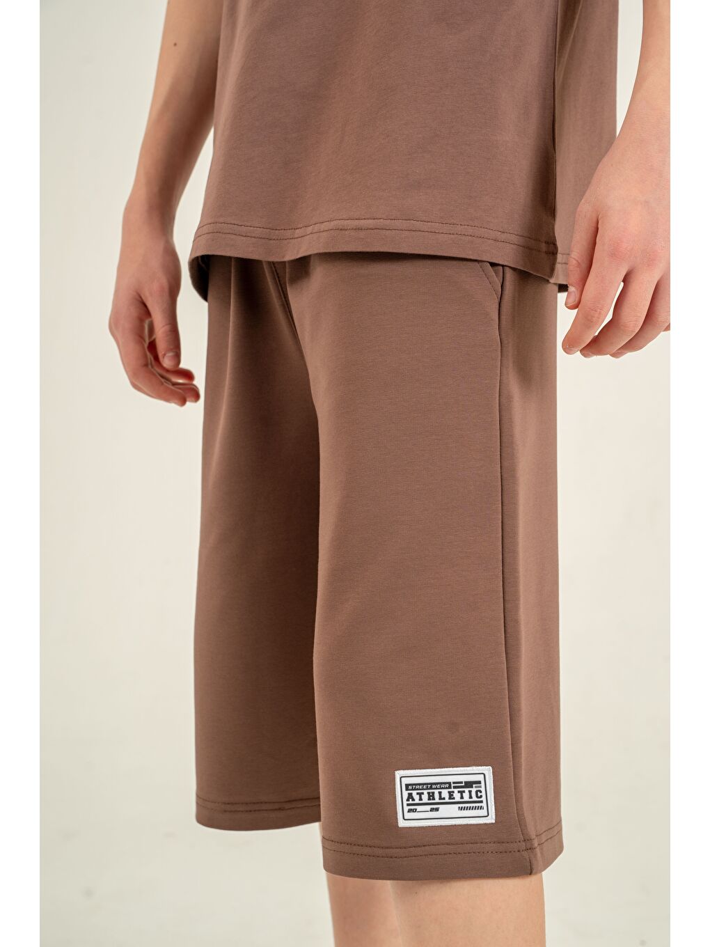 Kahverengi Athletic Arma Nakışlı Kolyeli Erkek Çocuk Şort - Tişört Takımı-5