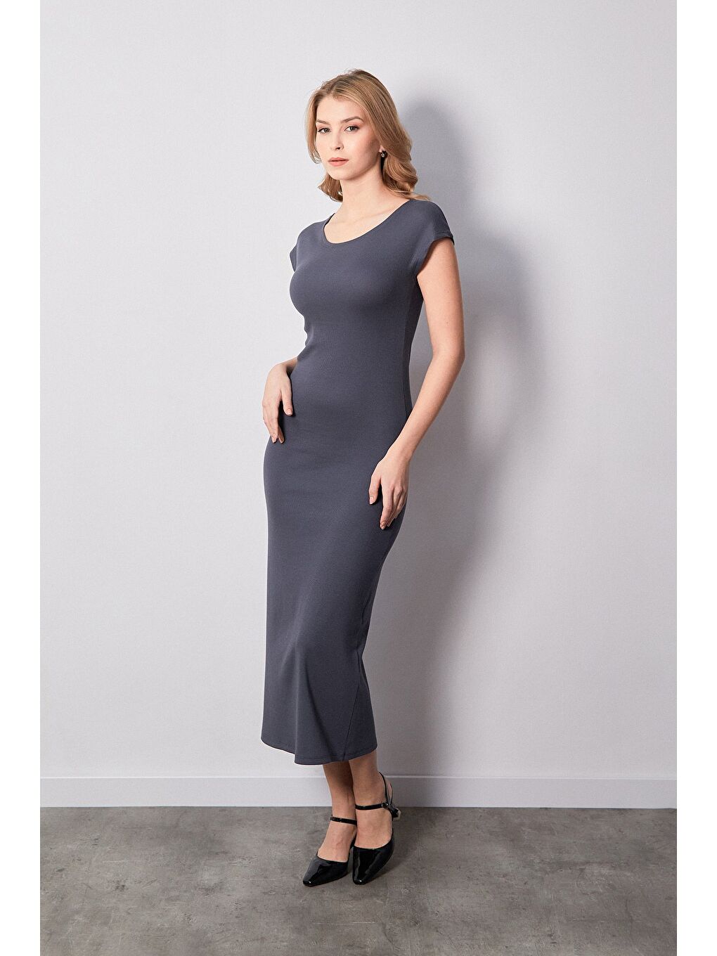 Antrasit Basic Ribanalı Yırtmaçlı Elbise-2