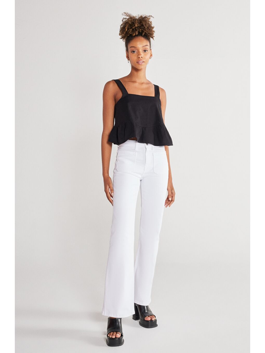 Regular Fit Normal Kesim %100 Pamuk Kare Yaka Siyah Askılı Bluz-5