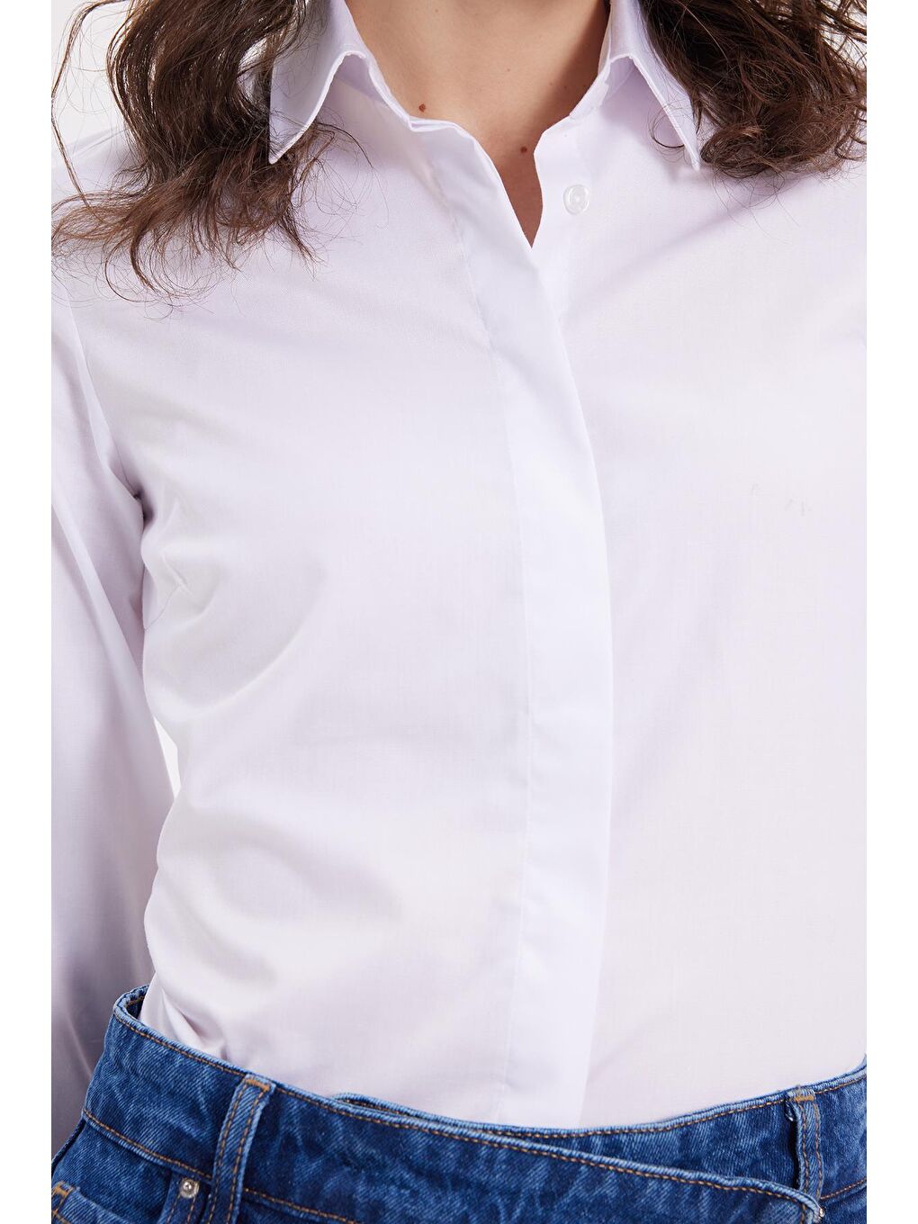 Kadın Slim Fit Non-Iron Pamuklu Vücuda Oturan Ütü Gerektirmez Pensli Beyaz Gömlek-2