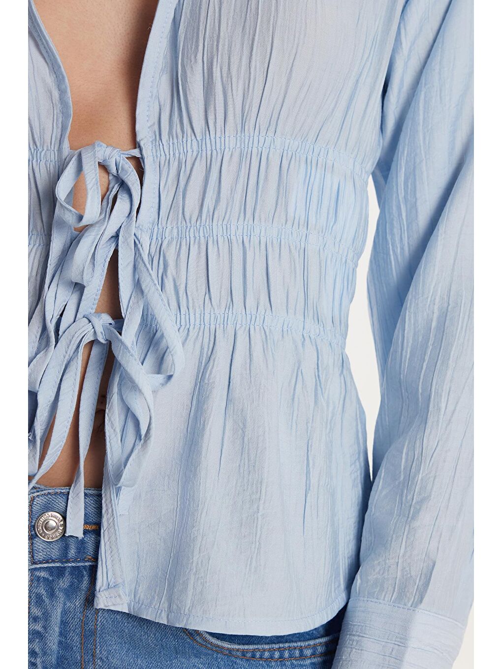 Kadın Standart Fit Büzgülü Bağlamalı Mavi Gömlek-2