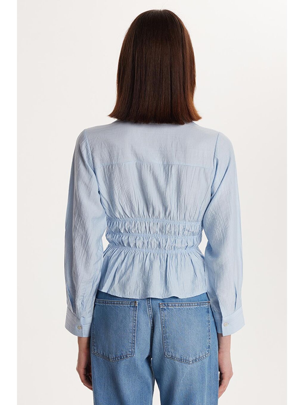 Kadın Standart Fit Büzgülü Bağlamalı Mavi Gömlek-4