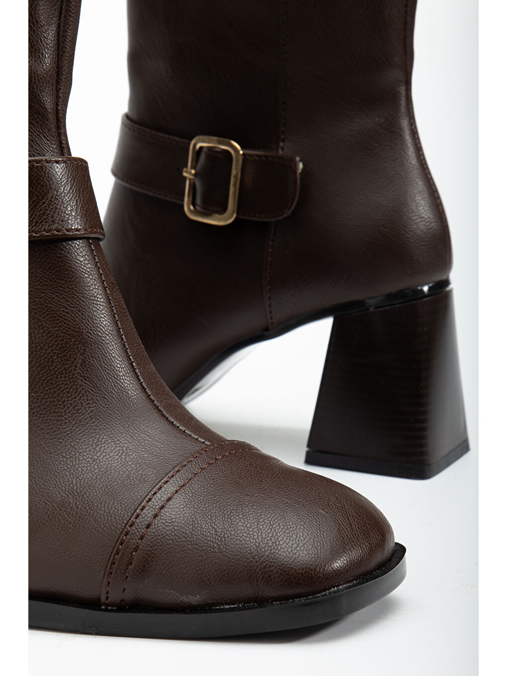 Kahverengi Kadın Kahve Cilt TPU Taban Kemer Toka Detaylı Fermuarlı Topuklu Bot-3