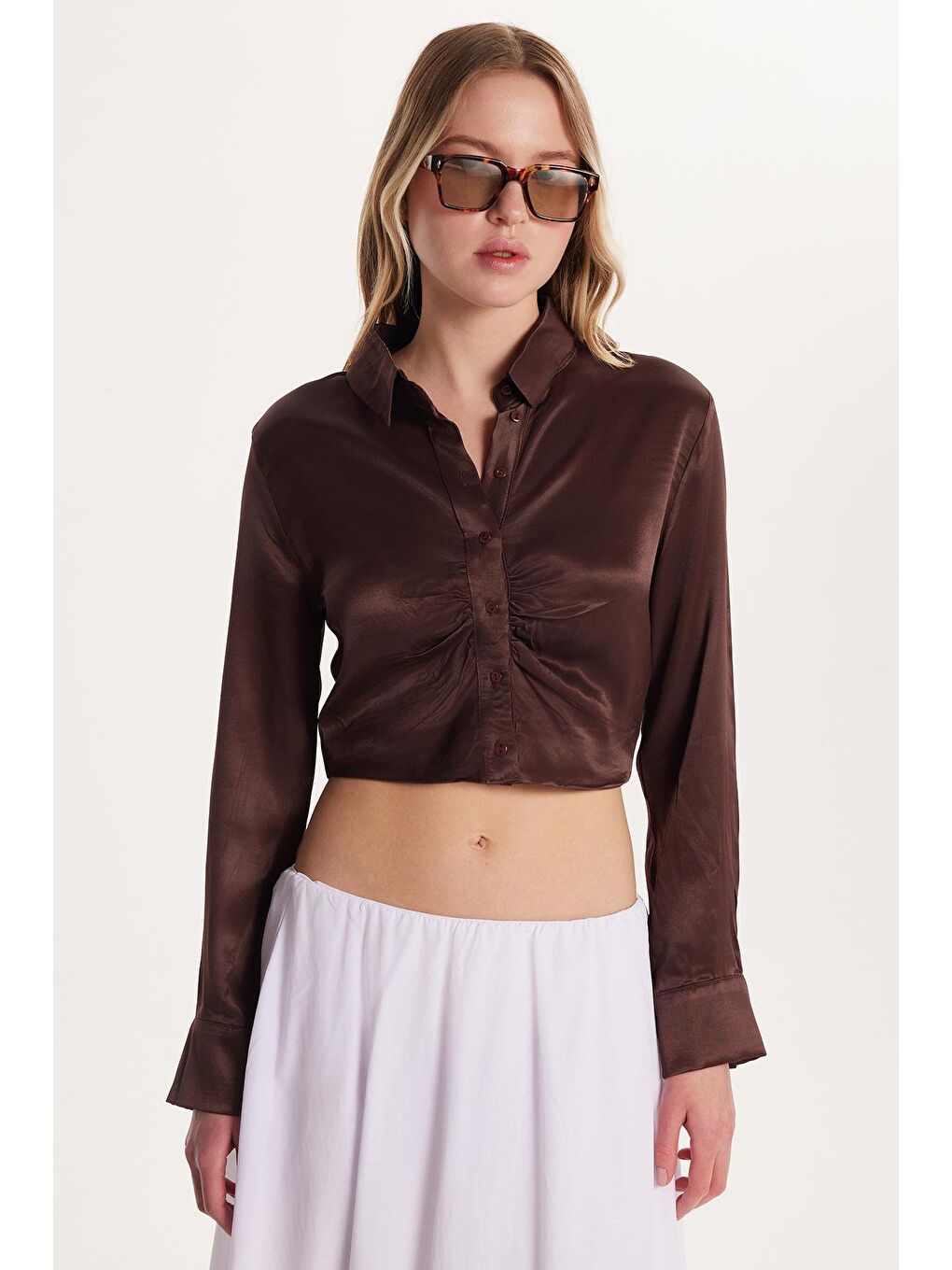 Kadın Slim Fit Dar Kesim Uzun Kollu  Klasik Yaka Kahverengi Gömlek