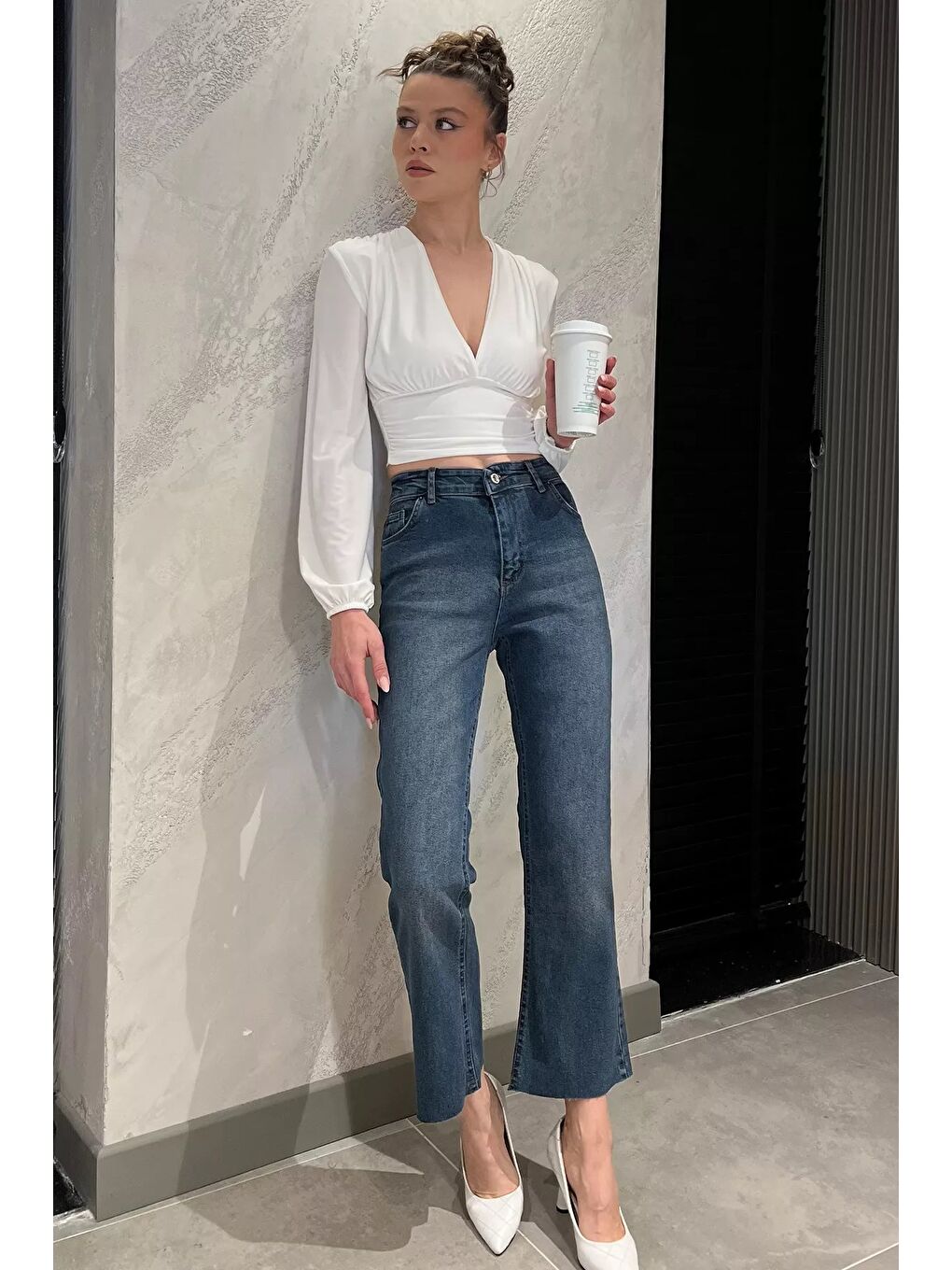 Mavi Kesik Paça Yüksek Bel Kadın Jean Pantolon-1