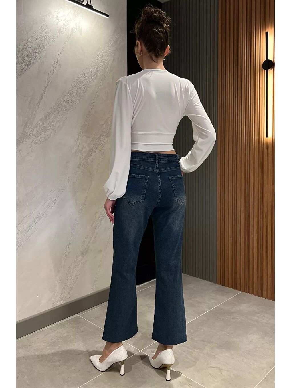 Mavi Kesik Paça Yüksek Bel Kadın Jean Pantolon-3