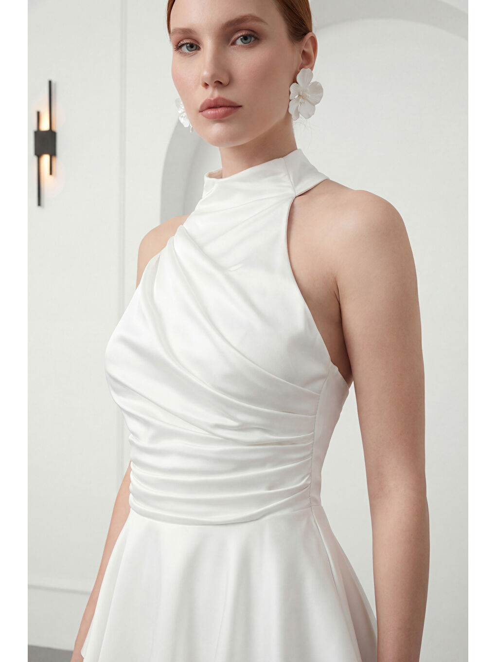 Kadın Beyaz Halter Yaka Saten Mini Mezuniyet Abiye Elbise-1