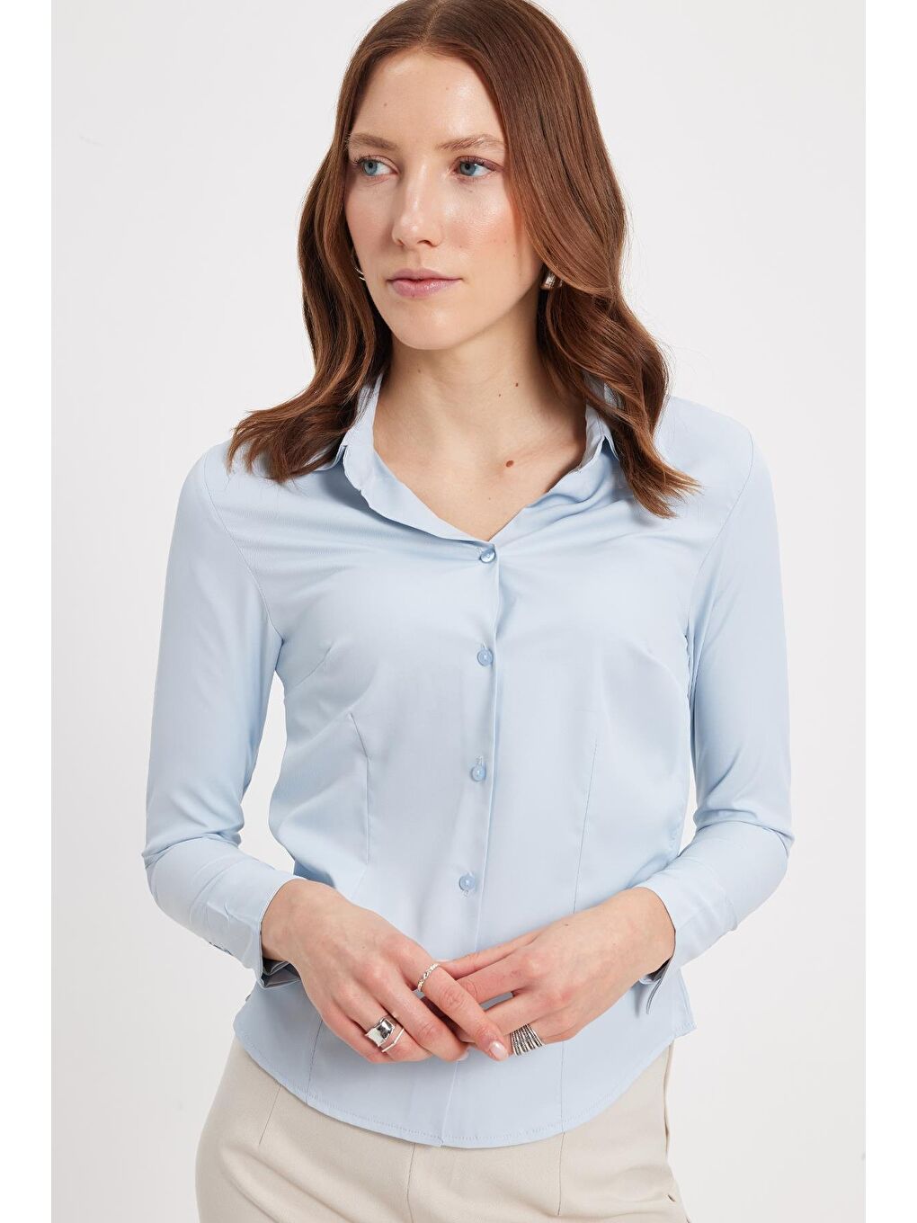 Kadın Slim Fit Dar Kesim Pensli Vucüda Oturan Klasik Yaka Uzun Kollu Elastanlı Mavi Gömlek-5