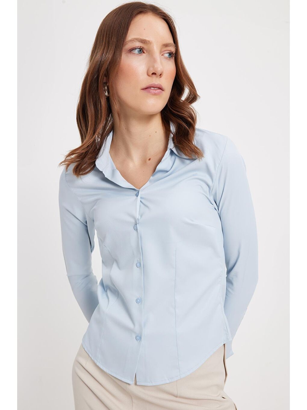 Kadın Slim Fit Dar Kesim Pensli Vucüda Oturan Klasik Yaka Uzun Kollu Elastanlı Mavi Gömlek-7