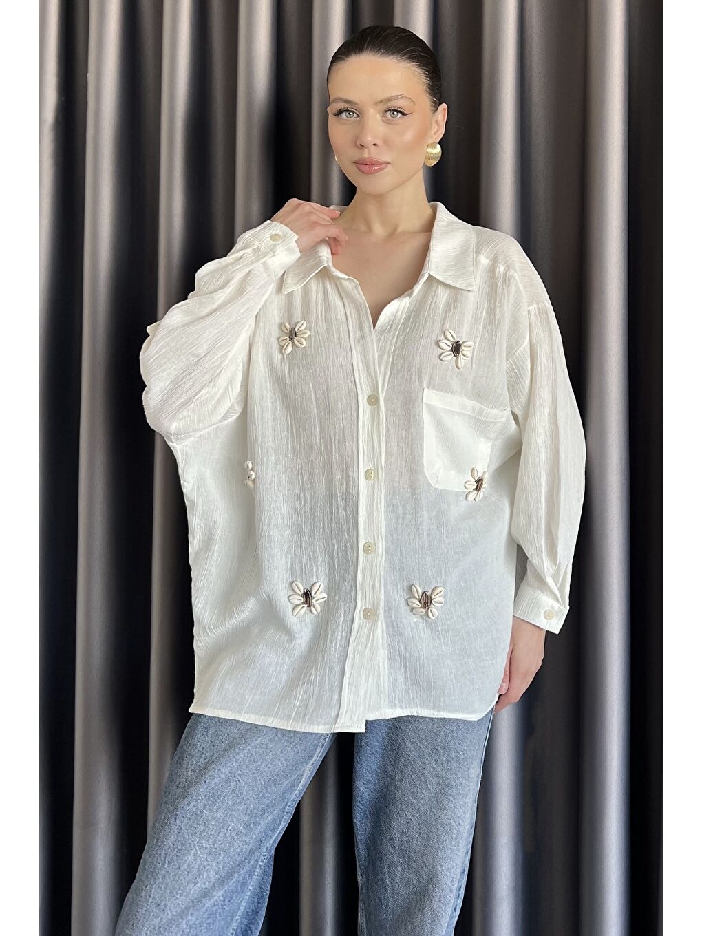 Ekru Kadın İşlemeli Tek Cepli Gömlek-1
