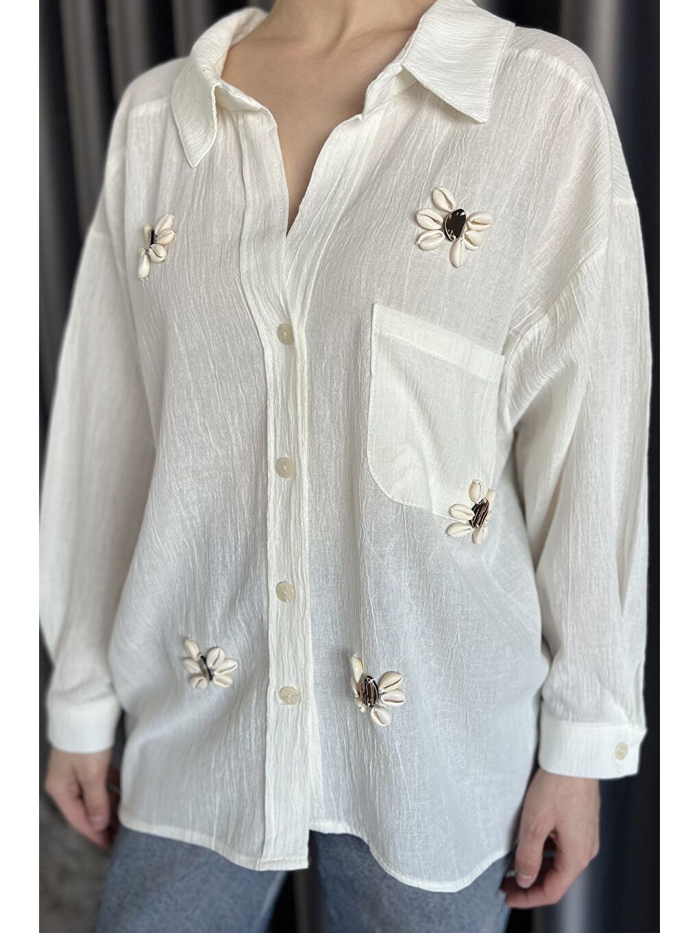 Ekru Kadın İşlemeli Tek Cepli Gömlek-3