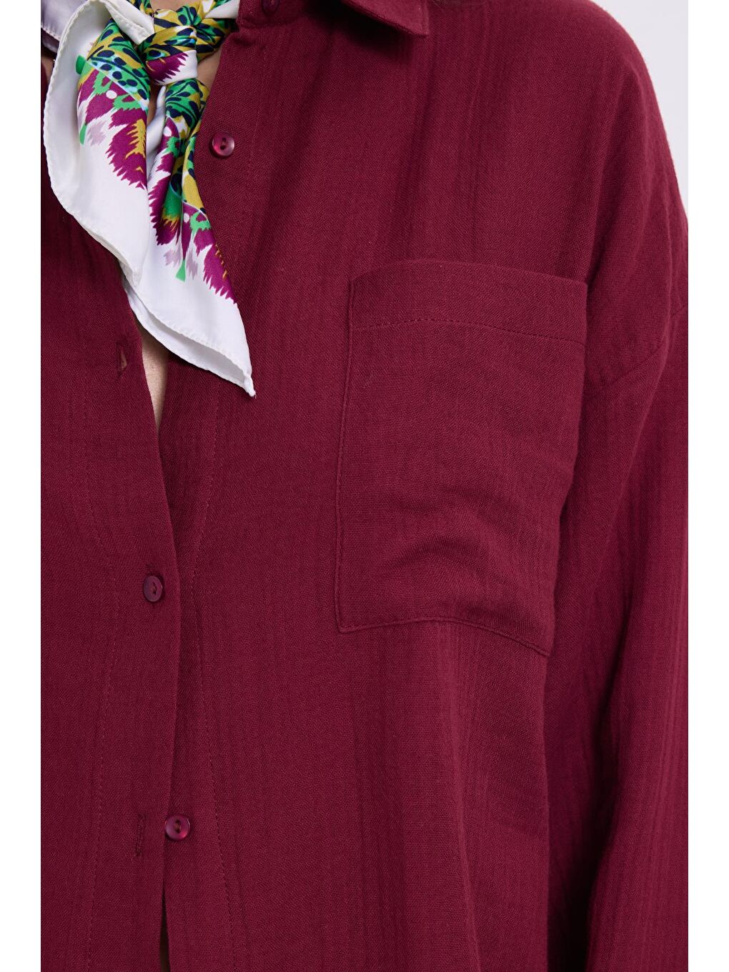Kadın Oversize Geniş Kesim %100 Pamuk Müslin Kumaş Uzun Kollu Cepli Dokulu Bordo Gömlek-2