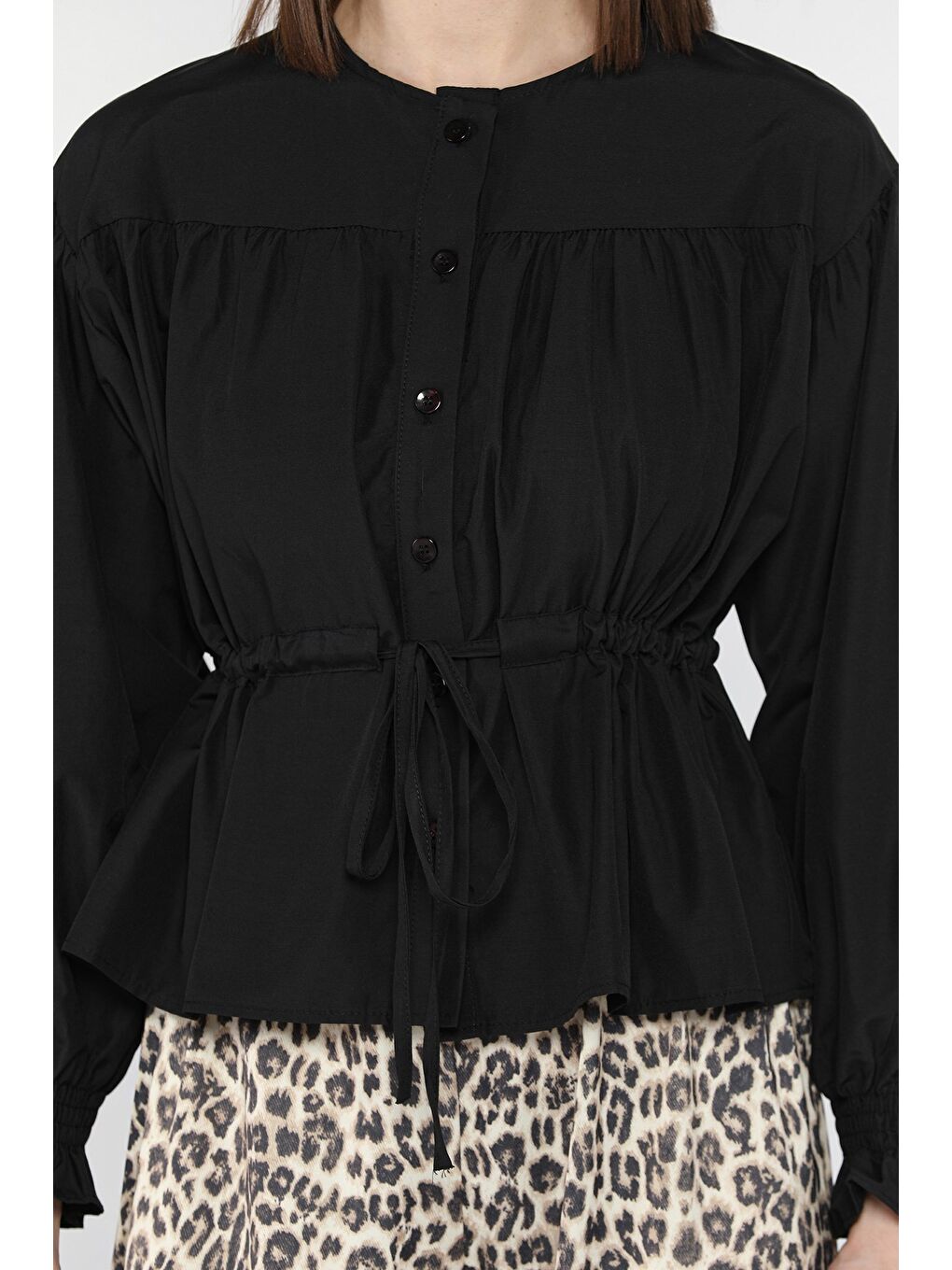 Siyah Bel Bağlamalı Kol Lastikli Kadın Bisiklet Yaka Gömlek-3