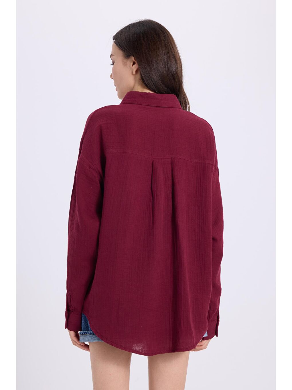 Kadın Oversize Geniş Kesim %100 Pamuk Müslin Kumaş Uzun Kollu Cepli Dokulu Bordo Gömlek-6