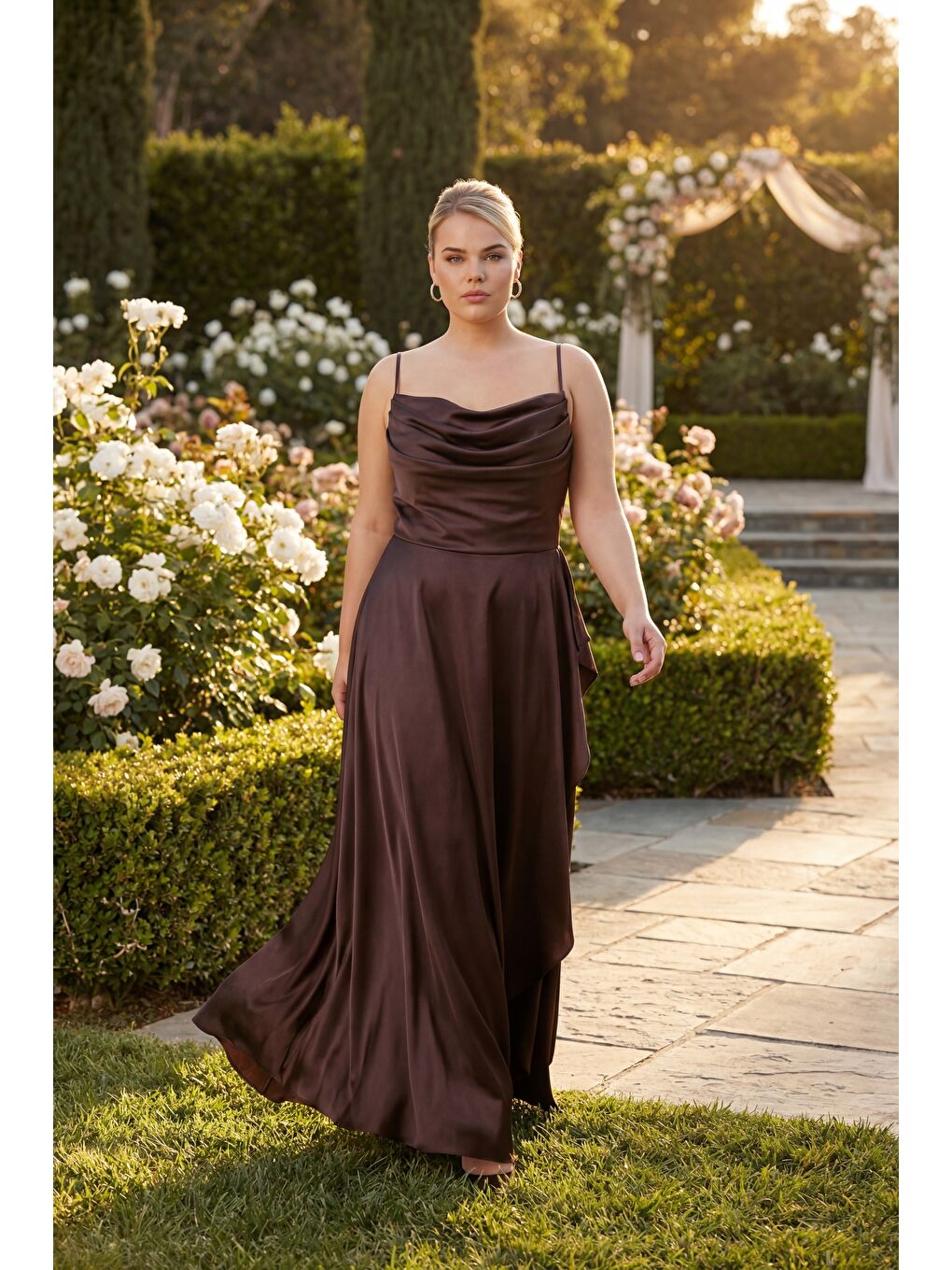 Kadın Kahverengi Volanlı Yırtmaçlı Büyük Beden Saten Abiye Mezuniyet Elbisesi-4