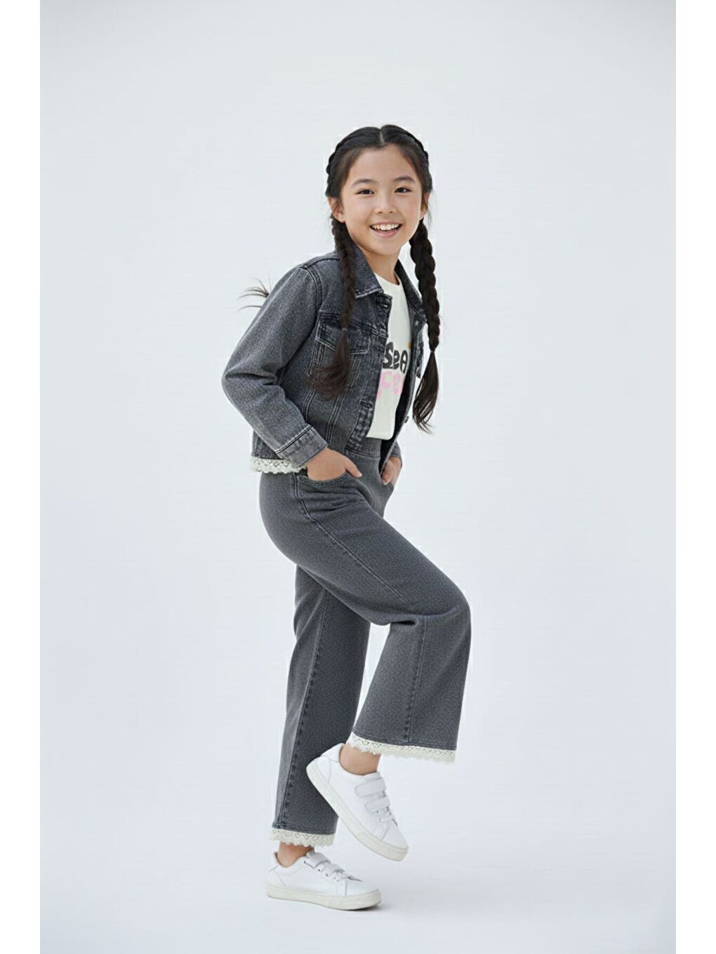 Siyah Dantel Detaylı Jean Ceketli ve Pantolonlu Kız Çocuk 3lü Takım 23498-2