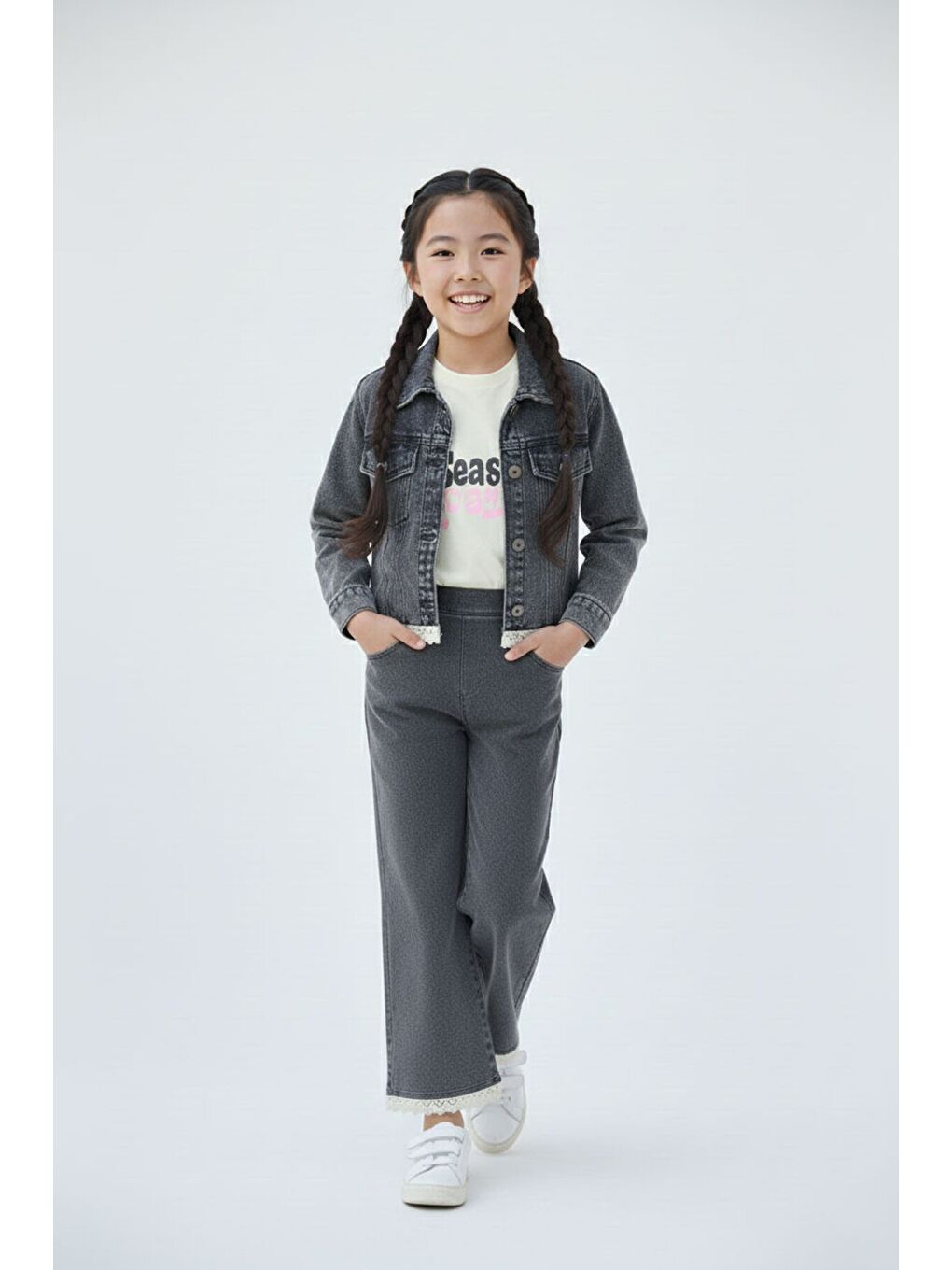 Siyah Dantel Detaylı Jean Ceketli ve Pantolonlu Kız Çocuk 3lü Takım 23498-3