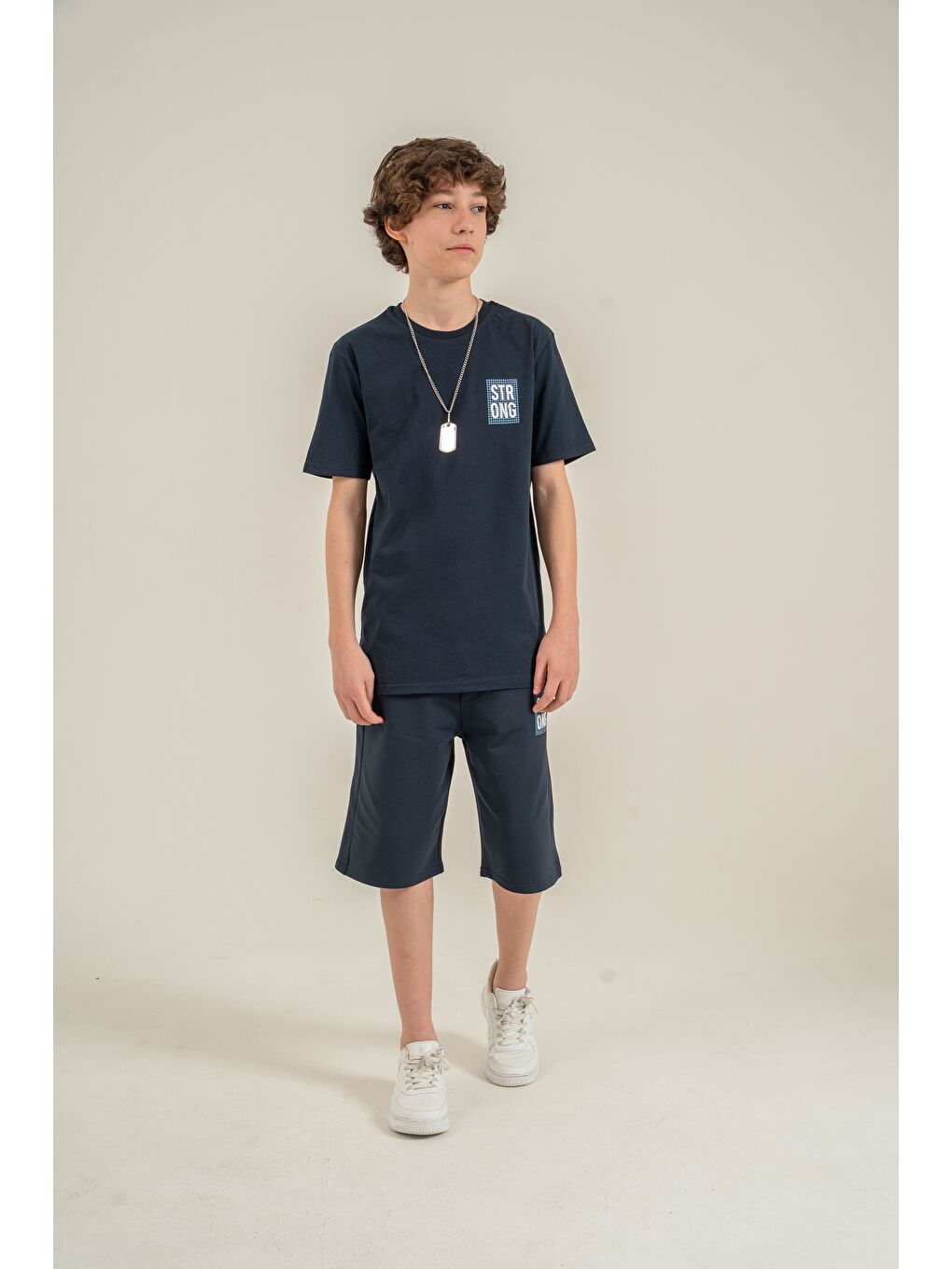 Lacivert Strong Baskılı Kolyeli Erkek Çocuk Şort - Tişört Takımı