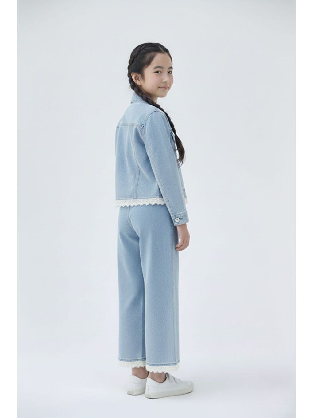 Mavi Dantel Detaylı Jean Ceketli ve Pantolonlu Kız Çocuk 3lü Takım 23499-4