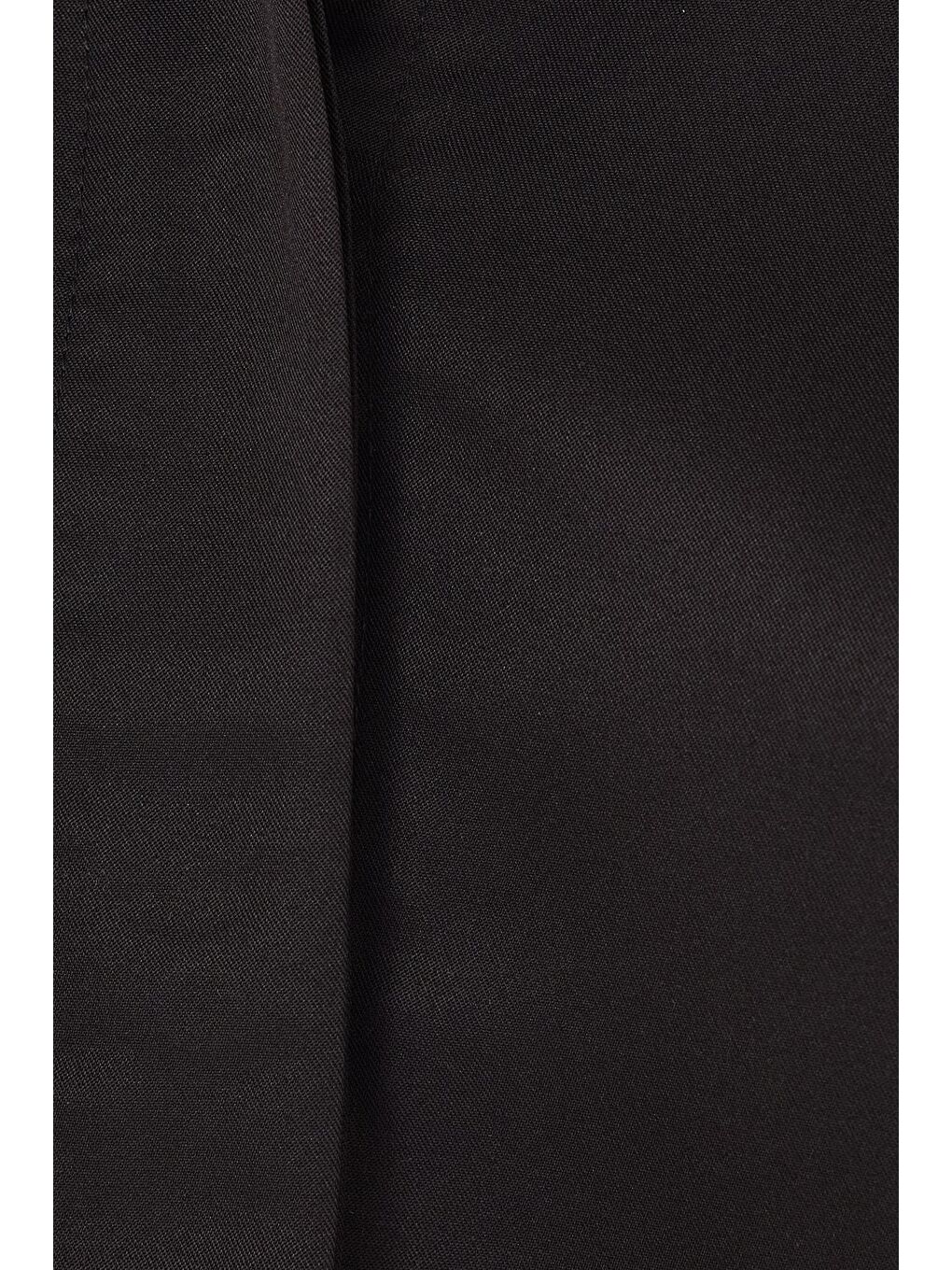 Kadın Slim Fit Dar Kesim Vucüda Oturan Uzun Kollu Gizli Düğme Detaylı Siyah Basic Gömlek-5