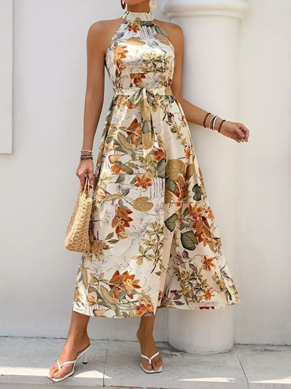 Sarı Kadın Omuzlardan Açık Halter Yakalı Yırtmaçlı çiçek Desenli Süprem Elbise