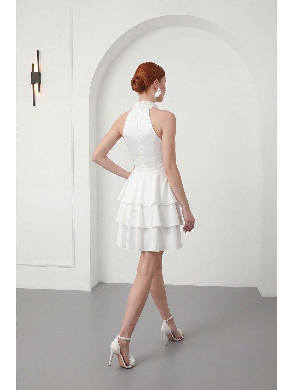 Kadın Beyaz Halter Yaka Saten Mini Mezuniyet Abiye Elbise-5