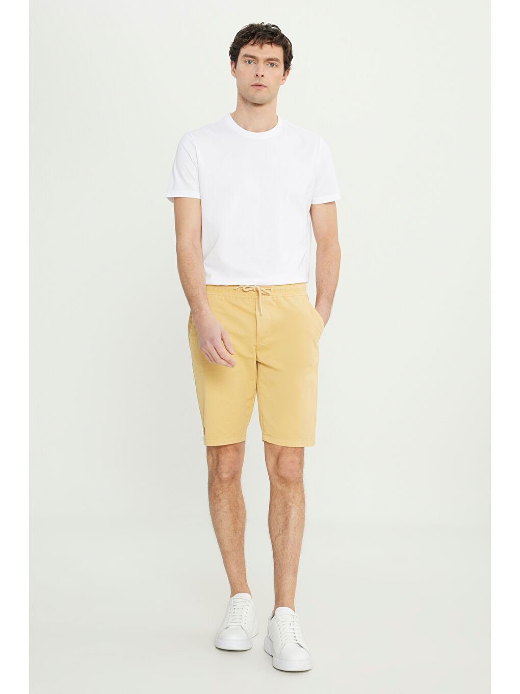 Erkek Sarı Slim Fit Dar Kesim Pamuklu Yan Cepli Şort-2