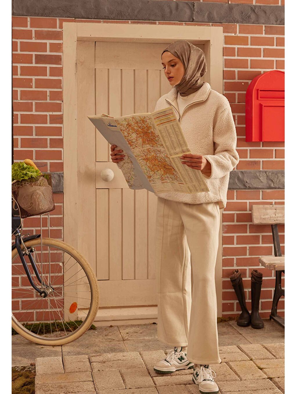 Kahverengi Kazayağı Jakarlı Şal Tozlu Kahve