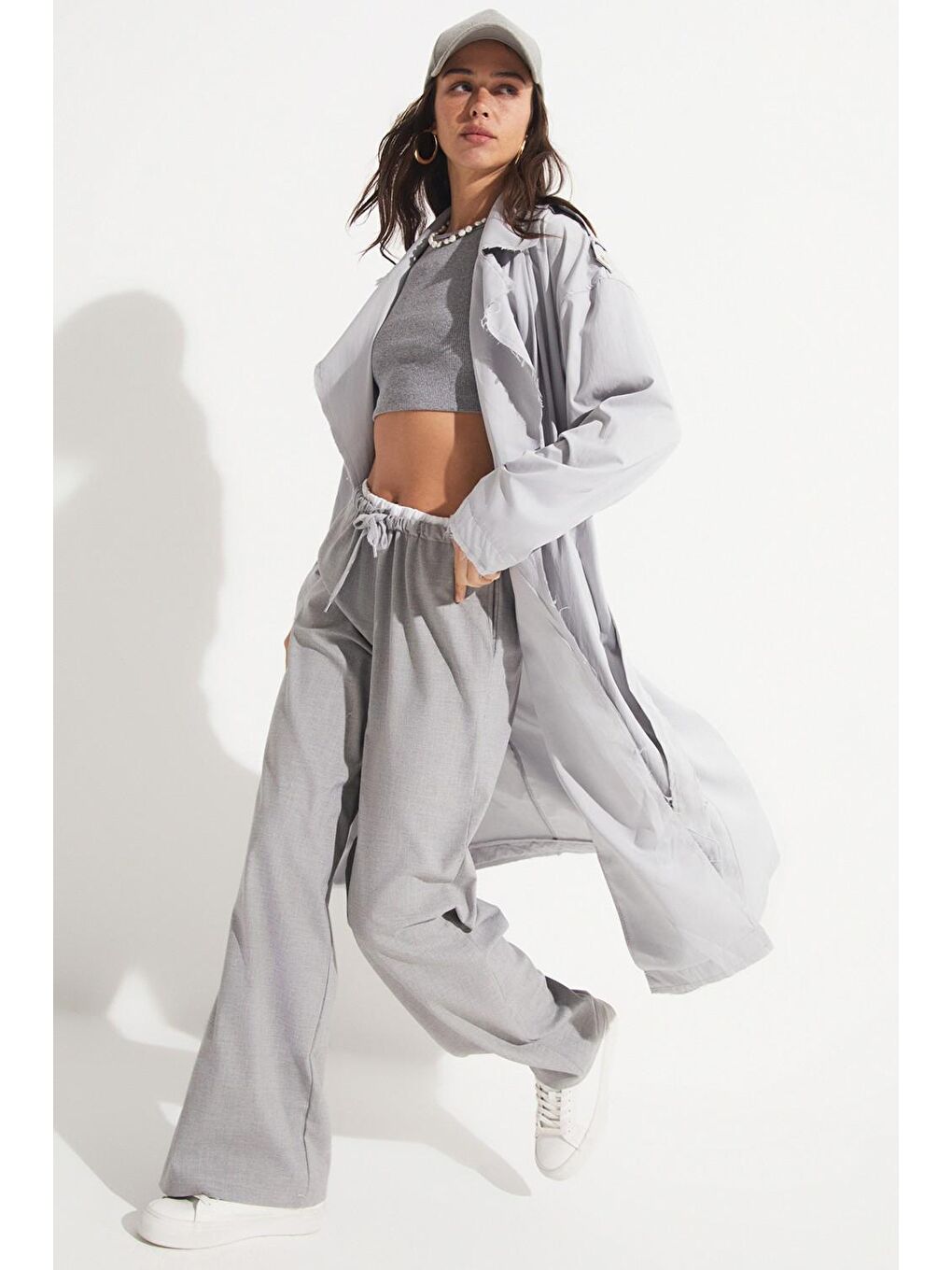 Gri Bağlama Detaylu Trençkot