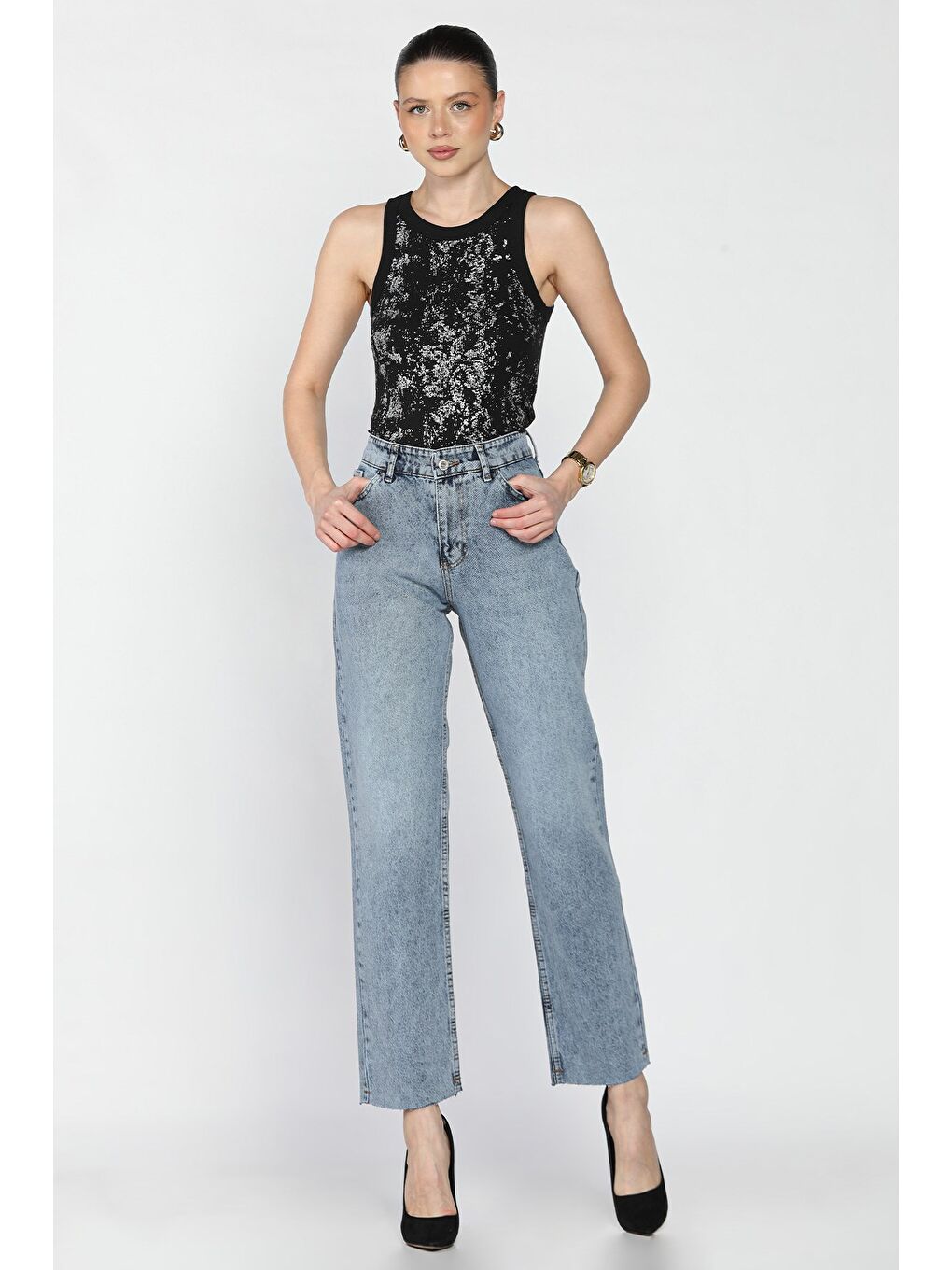 Mavi Kadın Kesik Paça Mom Jean Pantolon