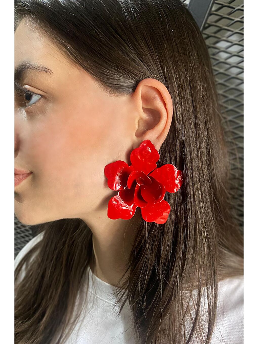 Kırmızı Metal Büyük Çiçek Küpe-3