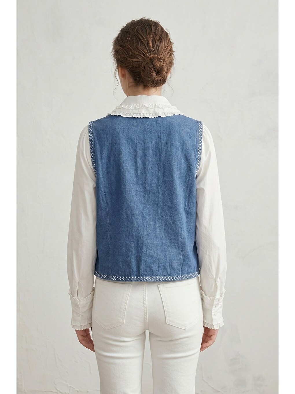 Mavi Kadın V Yaka Çiçek Nakışlı Düğmeli Denim Yelek-4