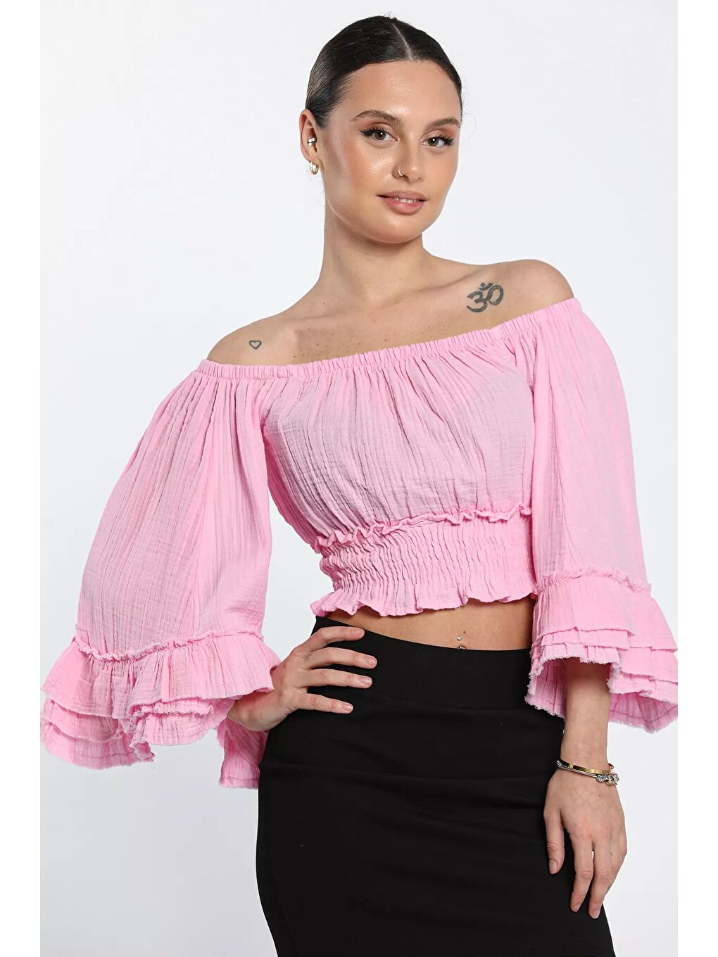 GÜLSELİ Pembe Bel Büzgülü Bol Kesim Kollu Püskül Detaylı Crop Top Kadın Bluz