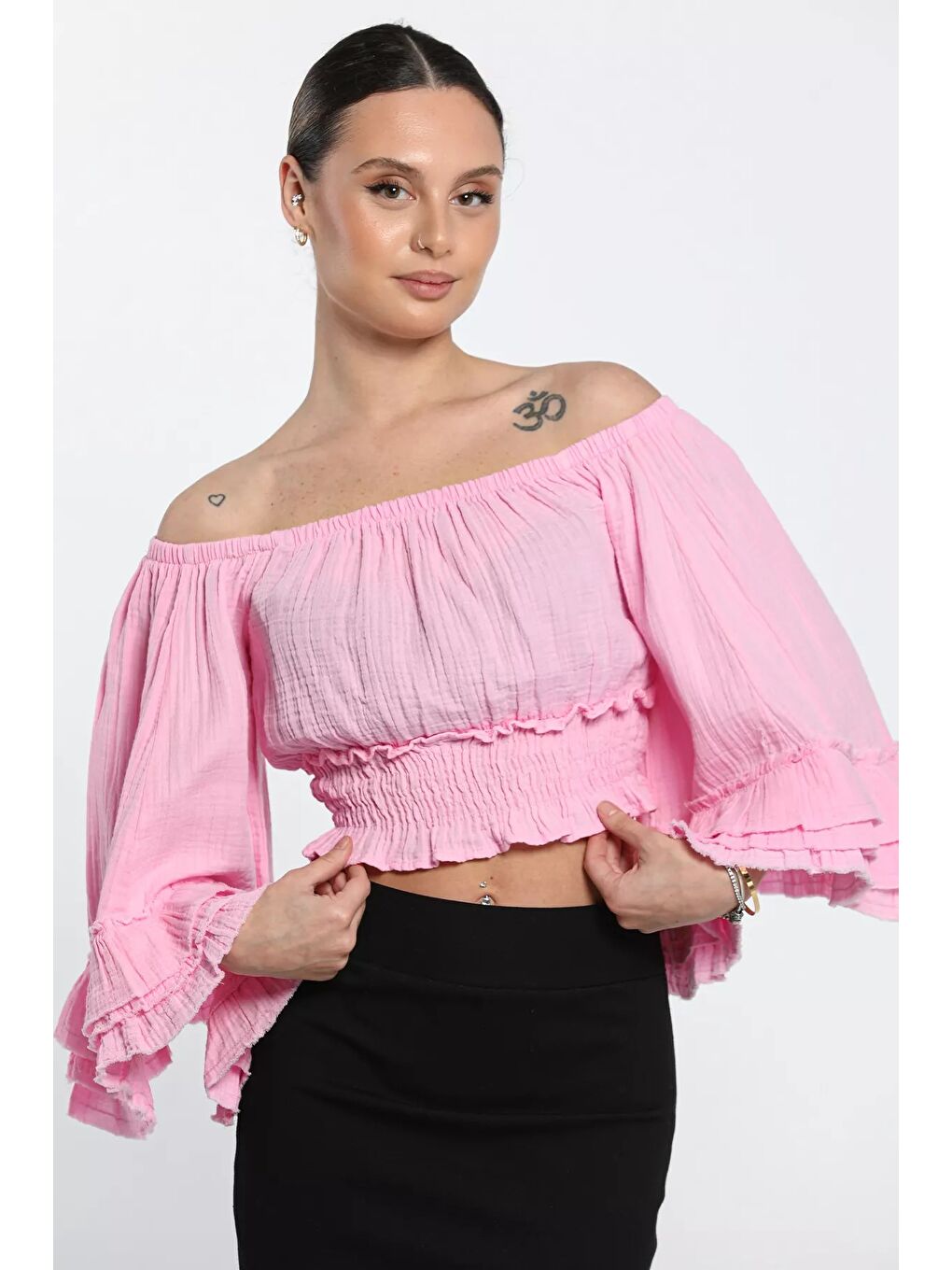 GÜLSELİ Pembe Bel Büzgülü Bol Kesim Kollu Püskül Detaylı Crop Top Kadın Bluz - 1