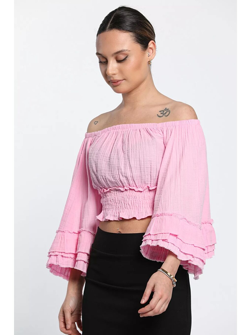 GÜLSELİ Pembe Bel Büzgülü Bol Kesim Kollu Püskül Detaylı Crop Top Kadın Bluz - 2