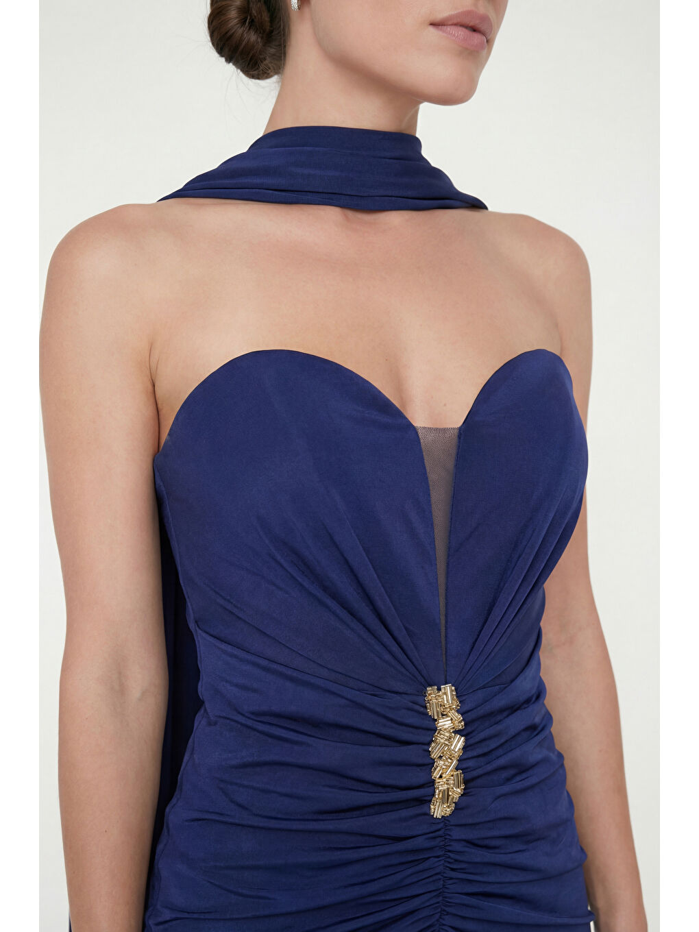 Kadın Lacivert Dar Kalıp Straplez Yaka Şal Detay Yırtmaçlı Uzun Abiye-2