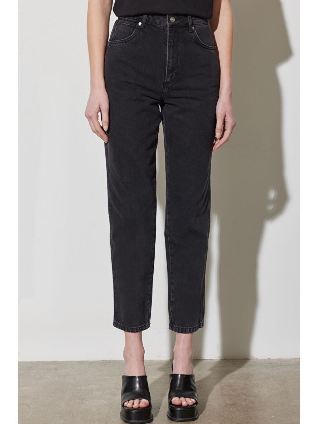 Mom Fit Yüksek Bel Dar Paça Siyah Jean Jean Pantolon