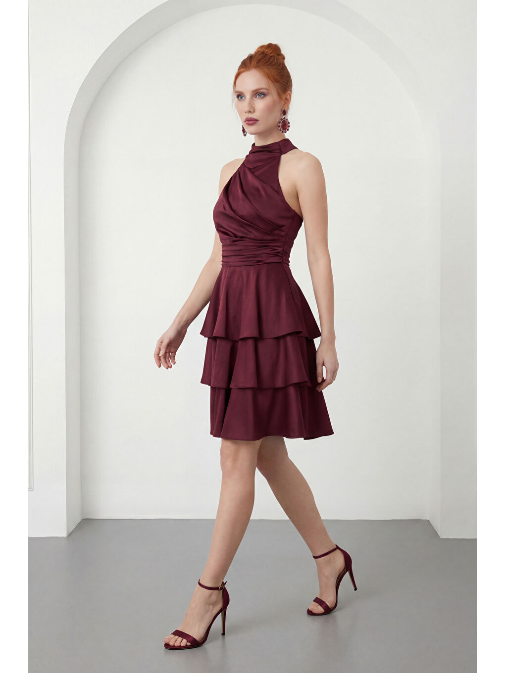 Kadın Bordo Halter Yaka Saten Mini Mezuniyet Abiye Elbise-1